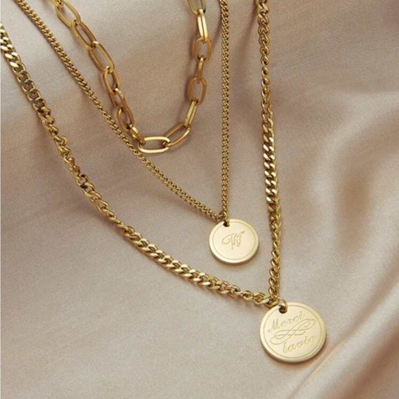 Fashionable Multilayered Necklace – Retro Style, Trendy Jewelry Gift - Picture 3 of 5